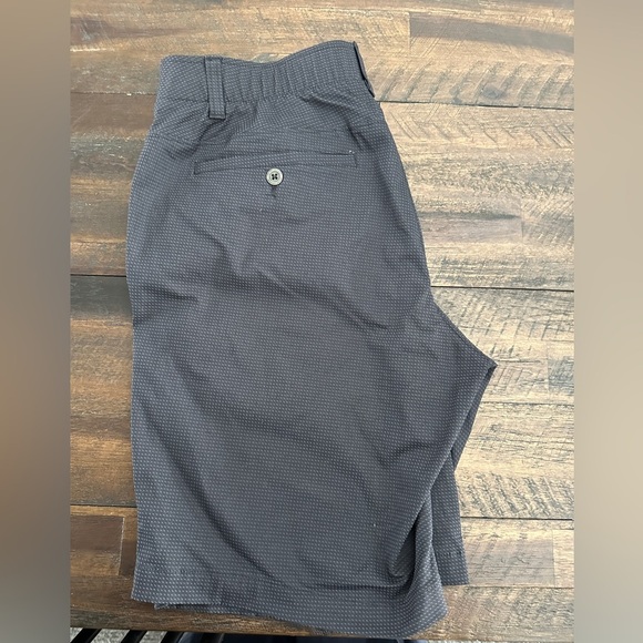 Under Armour Men's Charcoal Flat Front Shorts - Picture 4 of 5